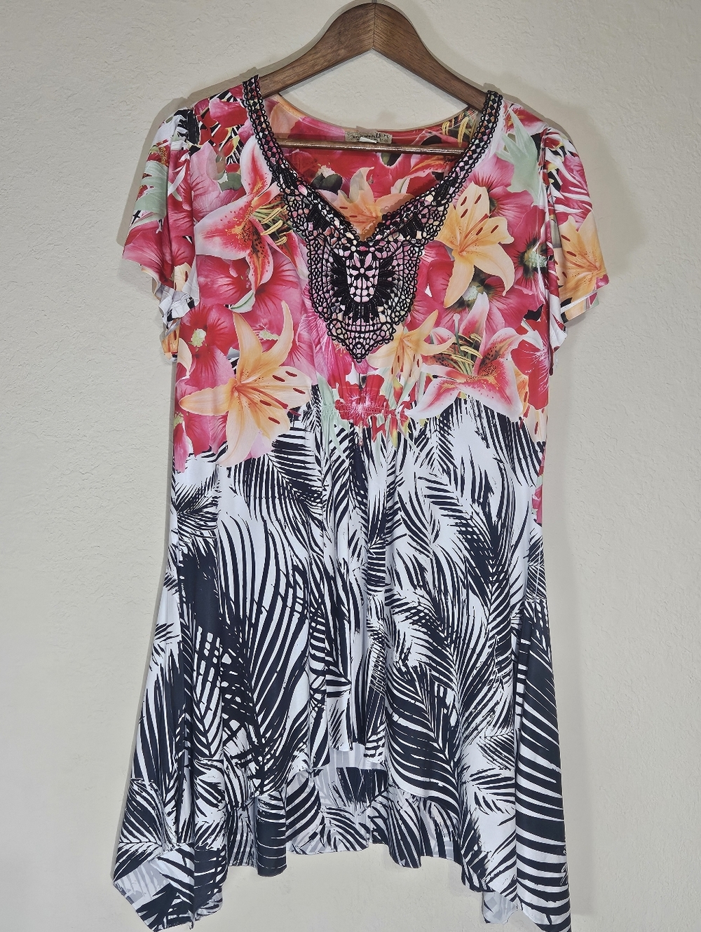 One World Tunic Top Womens Large Multicolor Floral Black White Palm Sharkbite He